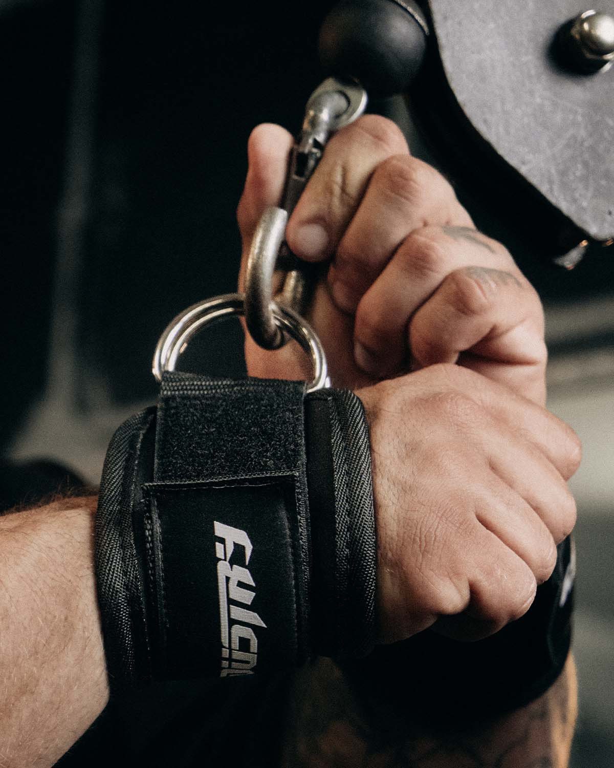 weight lifting cable cuff
